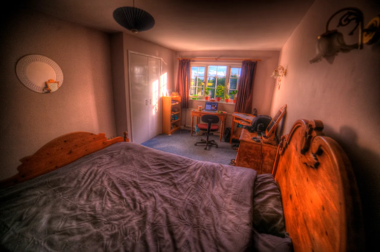 IMG_4774_5_6_tonemapped.jpg