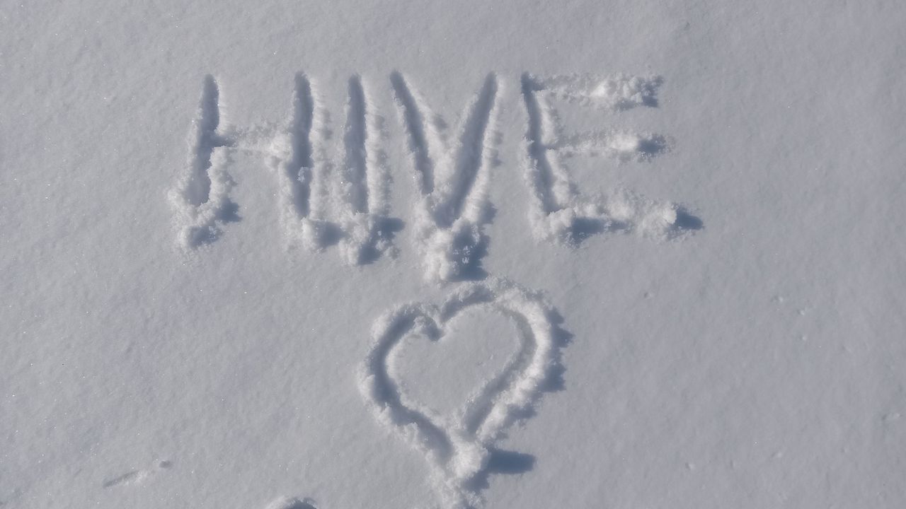 I walked along the snow-covered riverbank on Wednesday. 