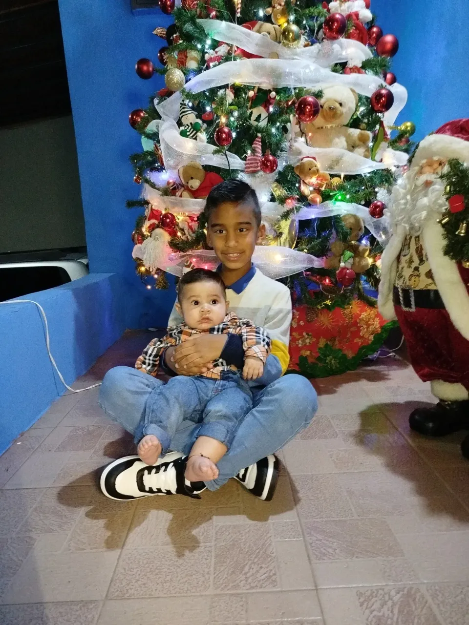 DZOTWgrNPb2qHf48_1000329316.webp