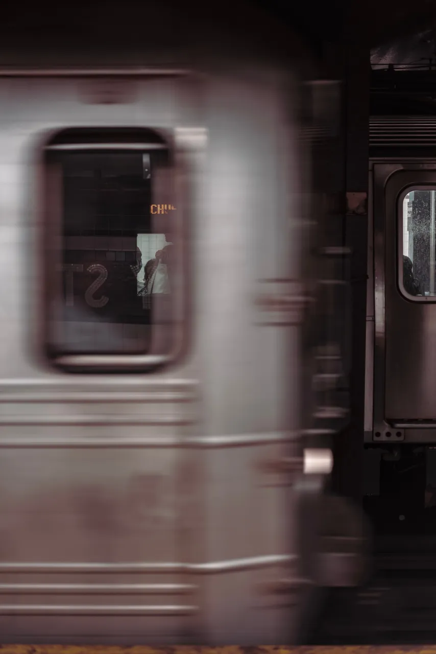 moving-train-photo-3358967.jpg