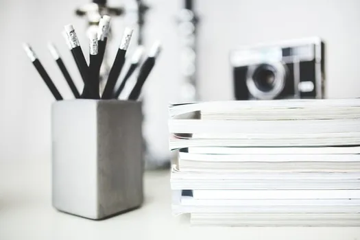 magazines-desk-work-workspace-medium.jpg