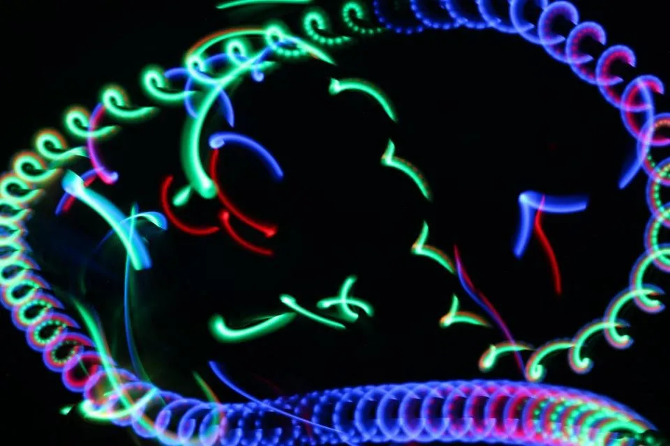 lightpainting004@0.2x.jpg