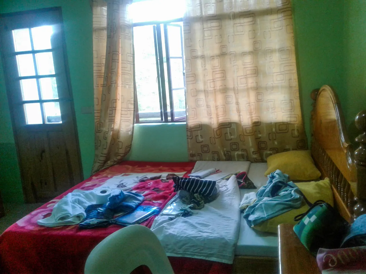 My messy hotel room. The climate was so cold, that I didn't need air-conditioning. I even had to shut the windows to keep the room a bit warmer.