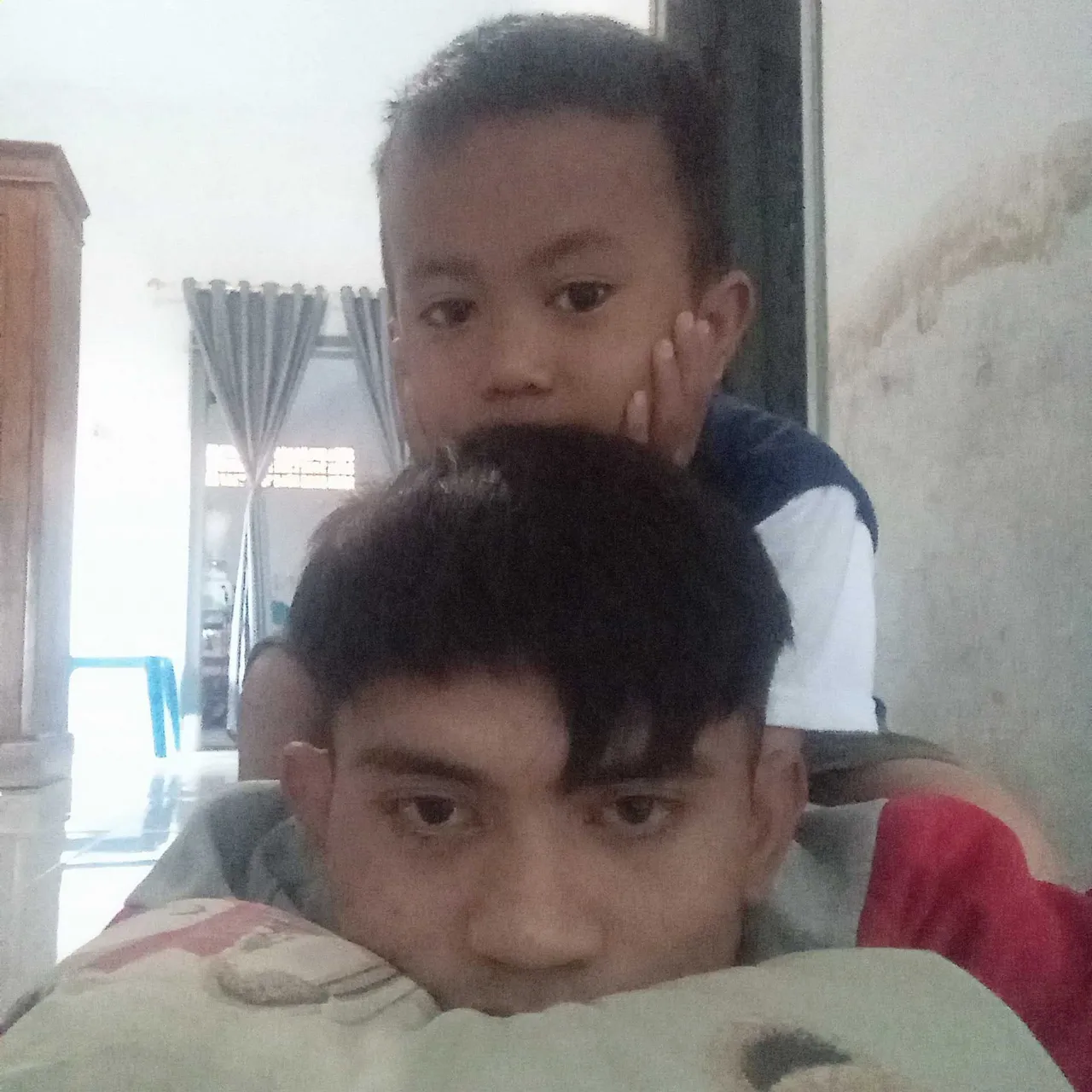 alt