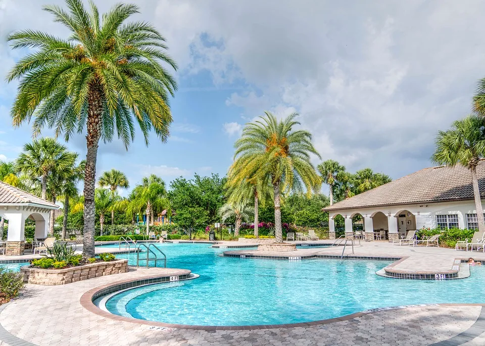 pool-1395071_960_720.jpg