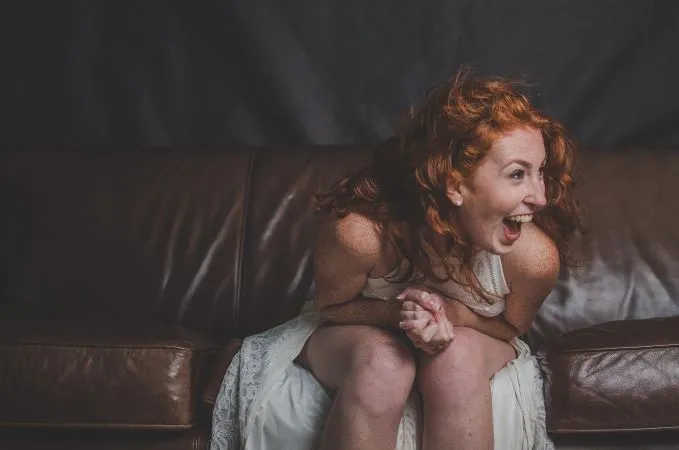 mujer feliz cuarta imagen.jpg