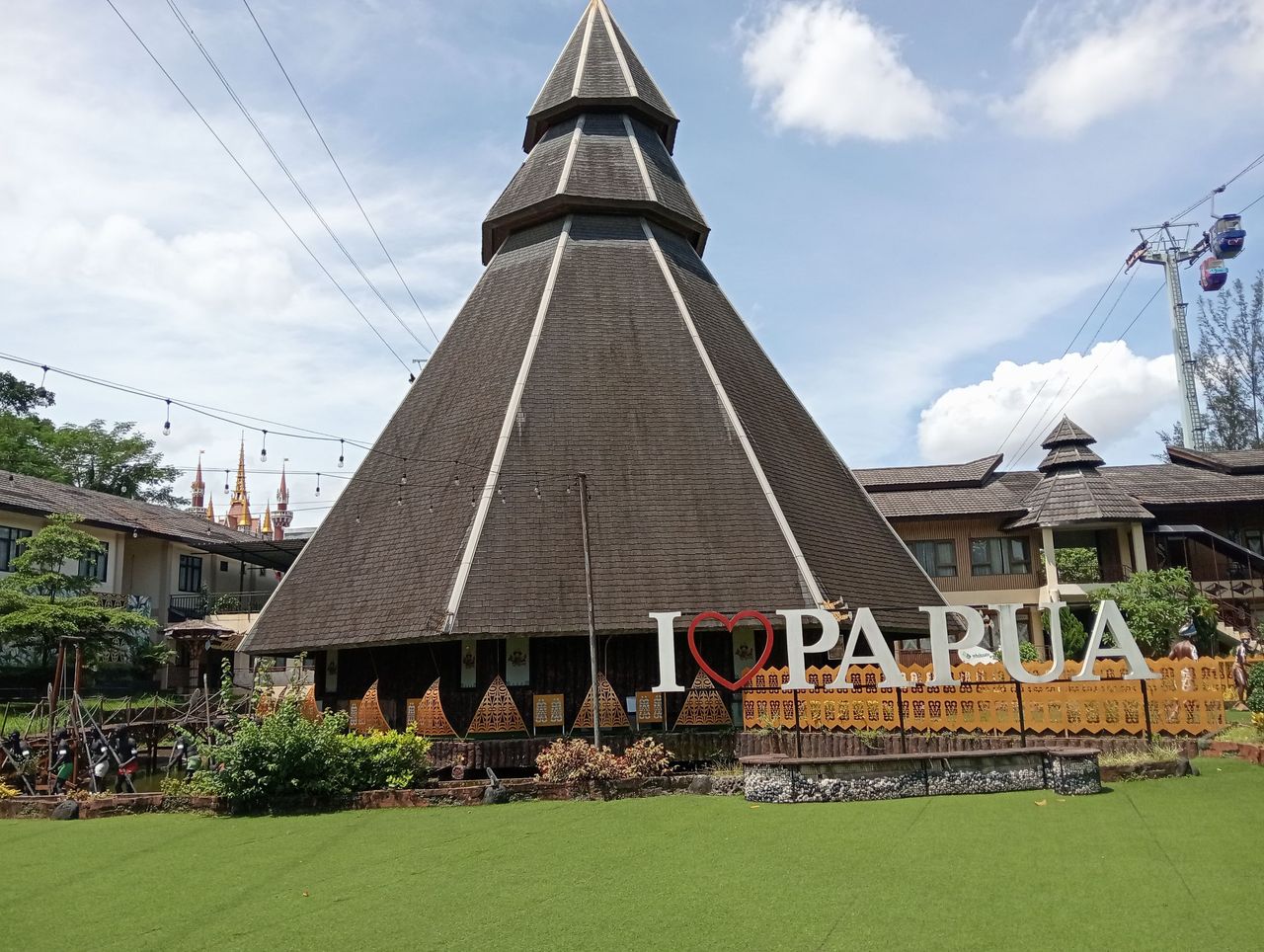 Visiting the Papua Museum 