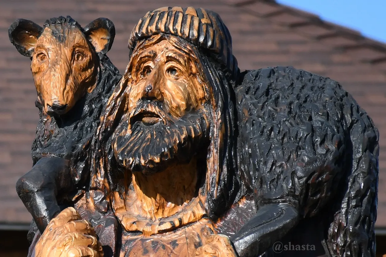 shasta2022april30th47woodcarving1io.jpg