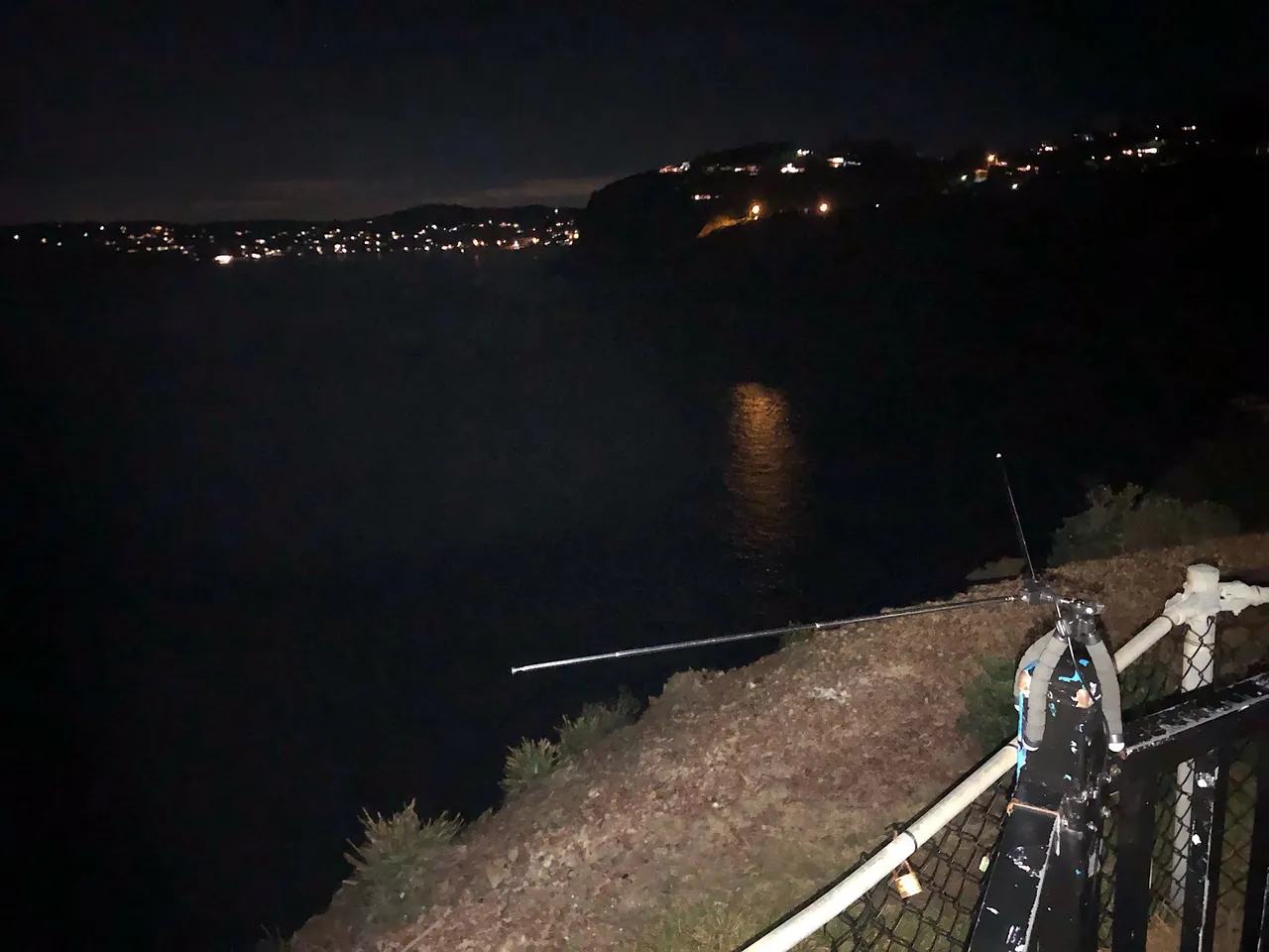 RTL-SDR Antenna in V-Dipole configuration