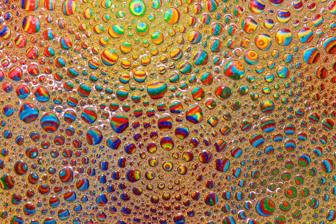 https://cdn.pixabay.com/photo/2016/06/26/19/42/bubbles-1481110_1280.jpg