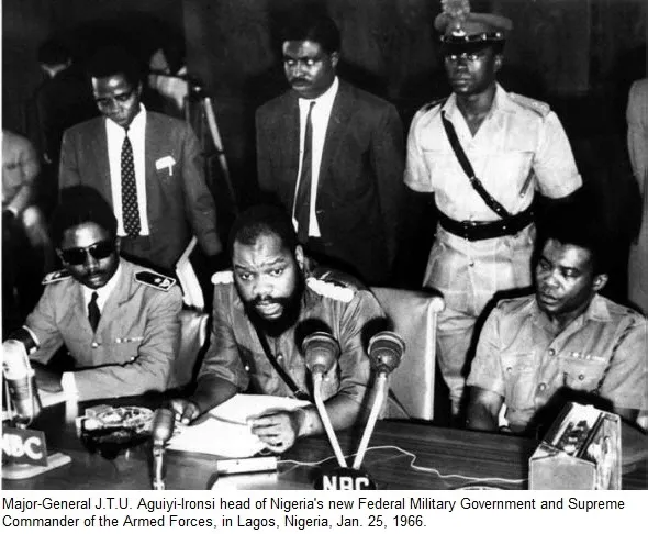 Ojukwu-in-Military-Meeting.jpg