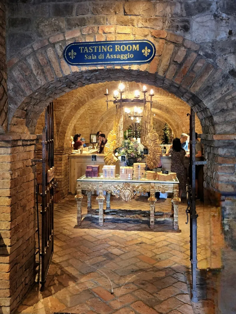 " "tasting1.jpg""