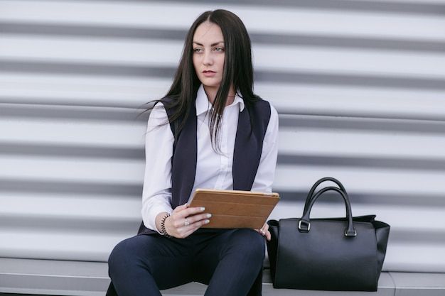 Aktentasche Damen: Das richtige Accessoire für Geschäftsfrauen des 21. Jahrhunderts