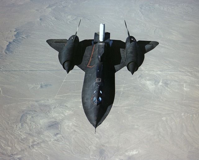 jet-549612_640.jpg