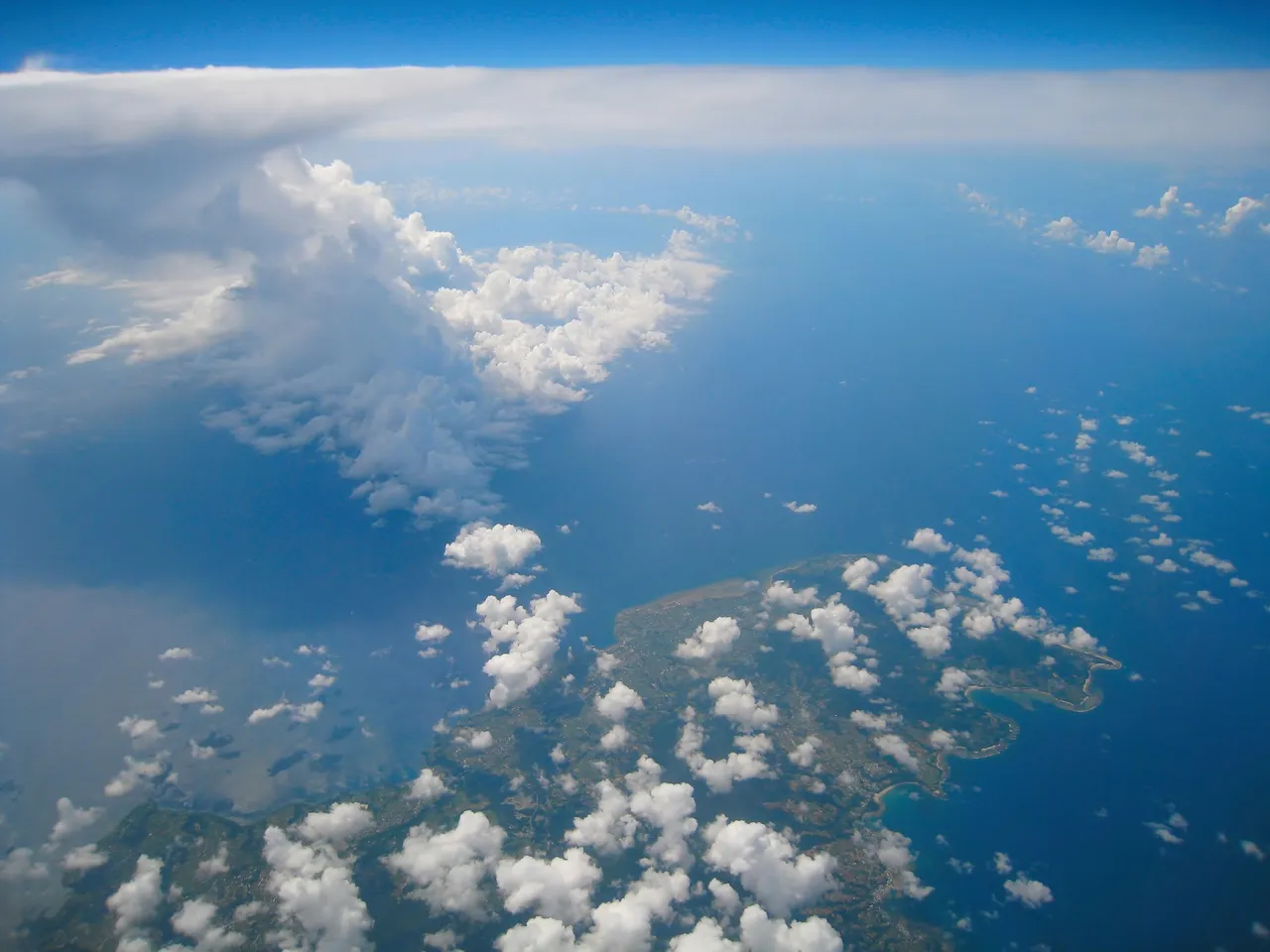aerial-photograph-1381600_1920.jpg