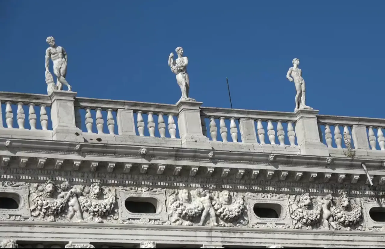 35.-Venecia-(1a parte)-Plaza San Marcos-2.png