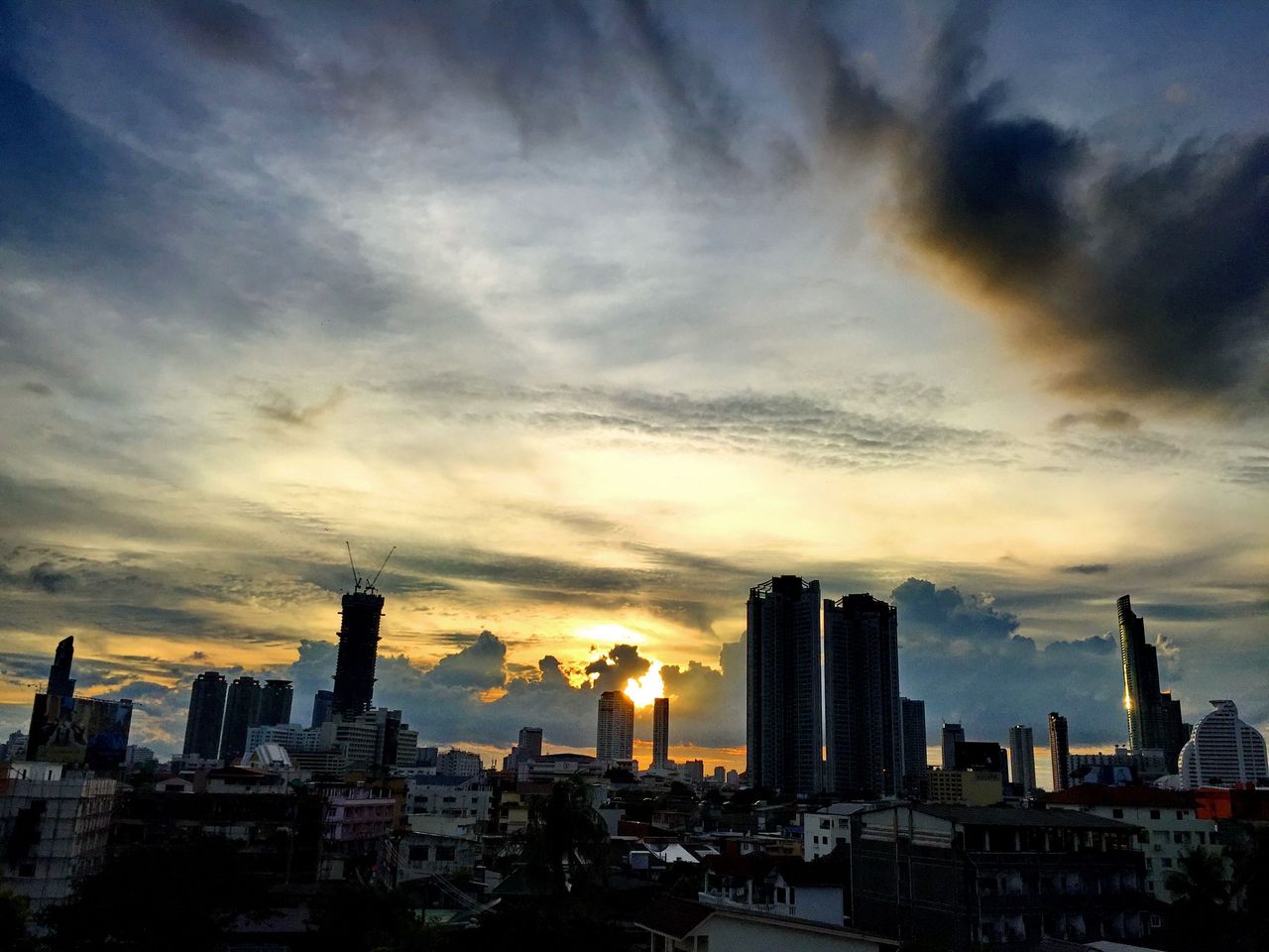 iPhone 6 Sept 26th 2017 Lumpini Park 429.JPG