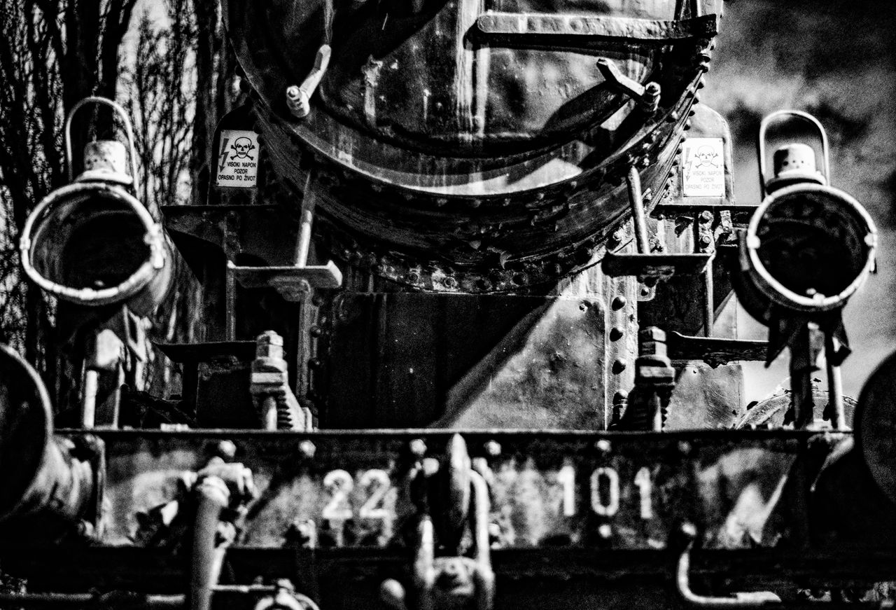 Details of an Antique in HDR//MONOMAD CHALLENGE