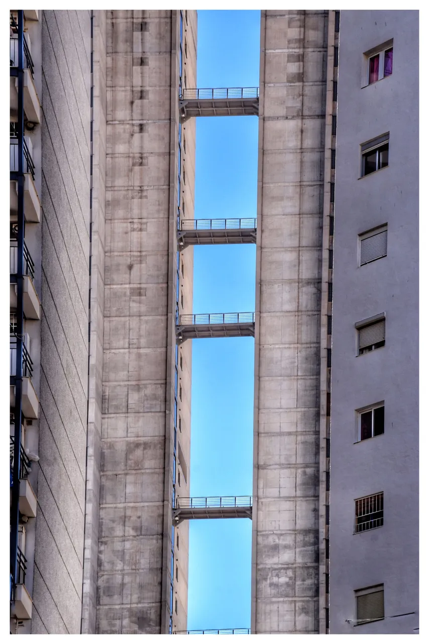 p_lines of benidorm_DSC_0683(1)-01.jpeg
