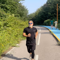 amir.zhovan