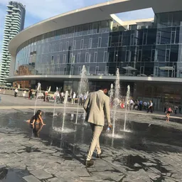 escluis